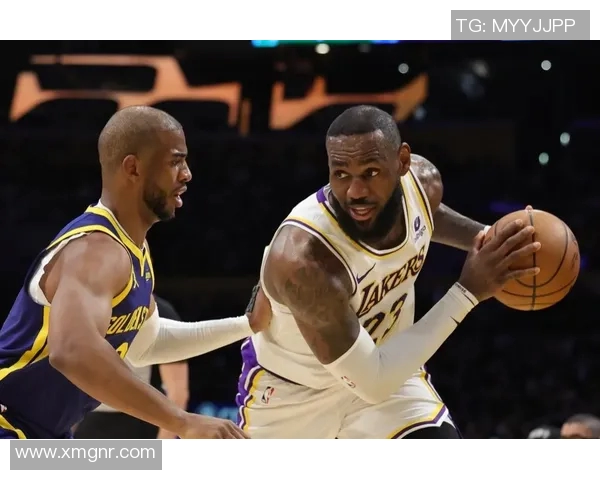 湖人队再战勇士队，詹姆斯轻松砍下25+8