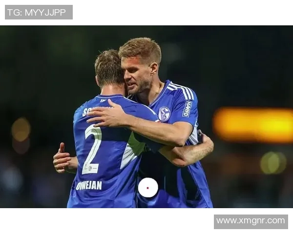 沙尔克04客场险胜慕尼黑1860实现关键一球取胜 沙尔克04客场险胜慕尼黑1860实现关键一球取胜