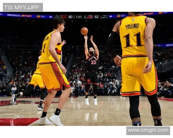 老鹰主场力克猛龙，特雷-杨砍下31分：一场精彩的篮球盛宴